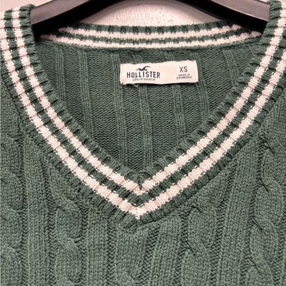 HOLLISTER Green V-neck Cable sweater long sleeve X-SMALL - Picture 3 of 8